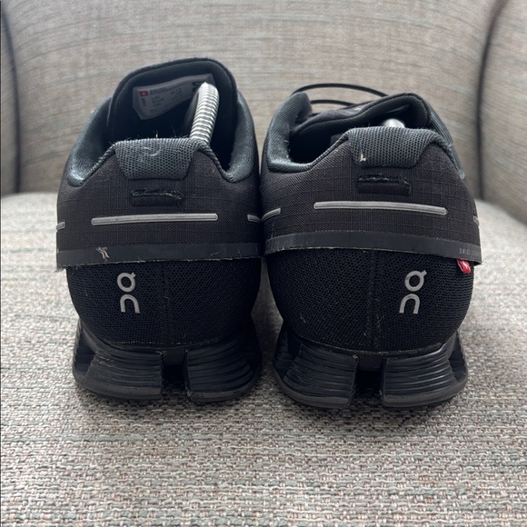 On Cloud Cloud 5 Waterproof Black Running Shoes Sneakers Mens size 13 - Picture 4 of 8